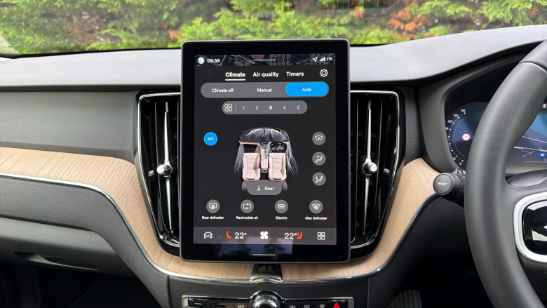 Volvo XC60 2.0 B5P Plus Dark 5dr AWD Geartronic Petrol Estate